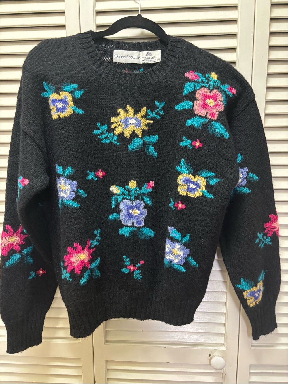 Vintage Black Robert Scott Floral Crewneck Sweater with Multicolor Intarsia